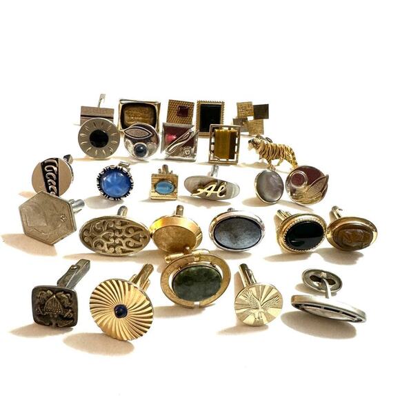 An Assortment Lot of 27 Vintage Men's Cufflinks Singles No Matches Men's jewelry - Picture 1 of 8